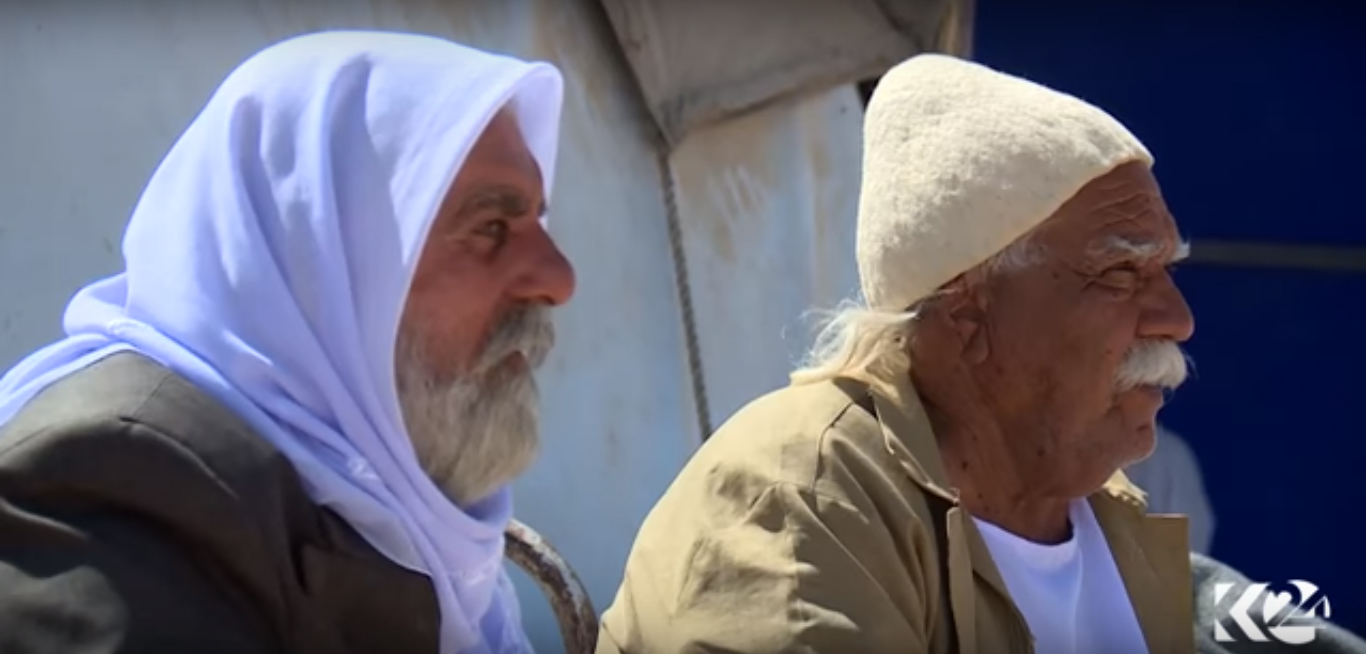 بالصور.. عائلات ايزيدية تعود الى وطنها لتعيش في المخيمات مرة اخرى